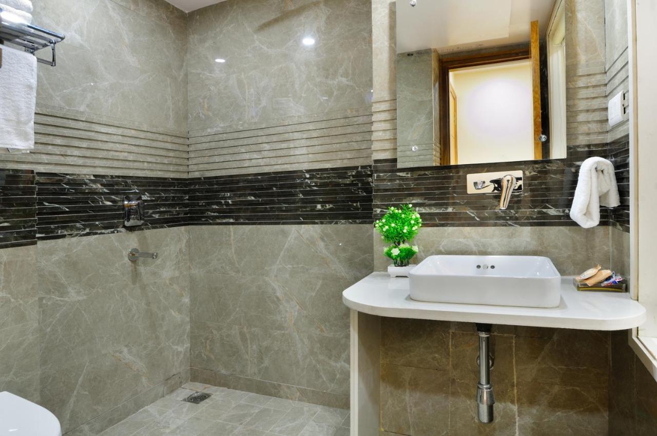 Hotel Worth Newly Bulit - نيودلهي المظهر الخارجي الصورة