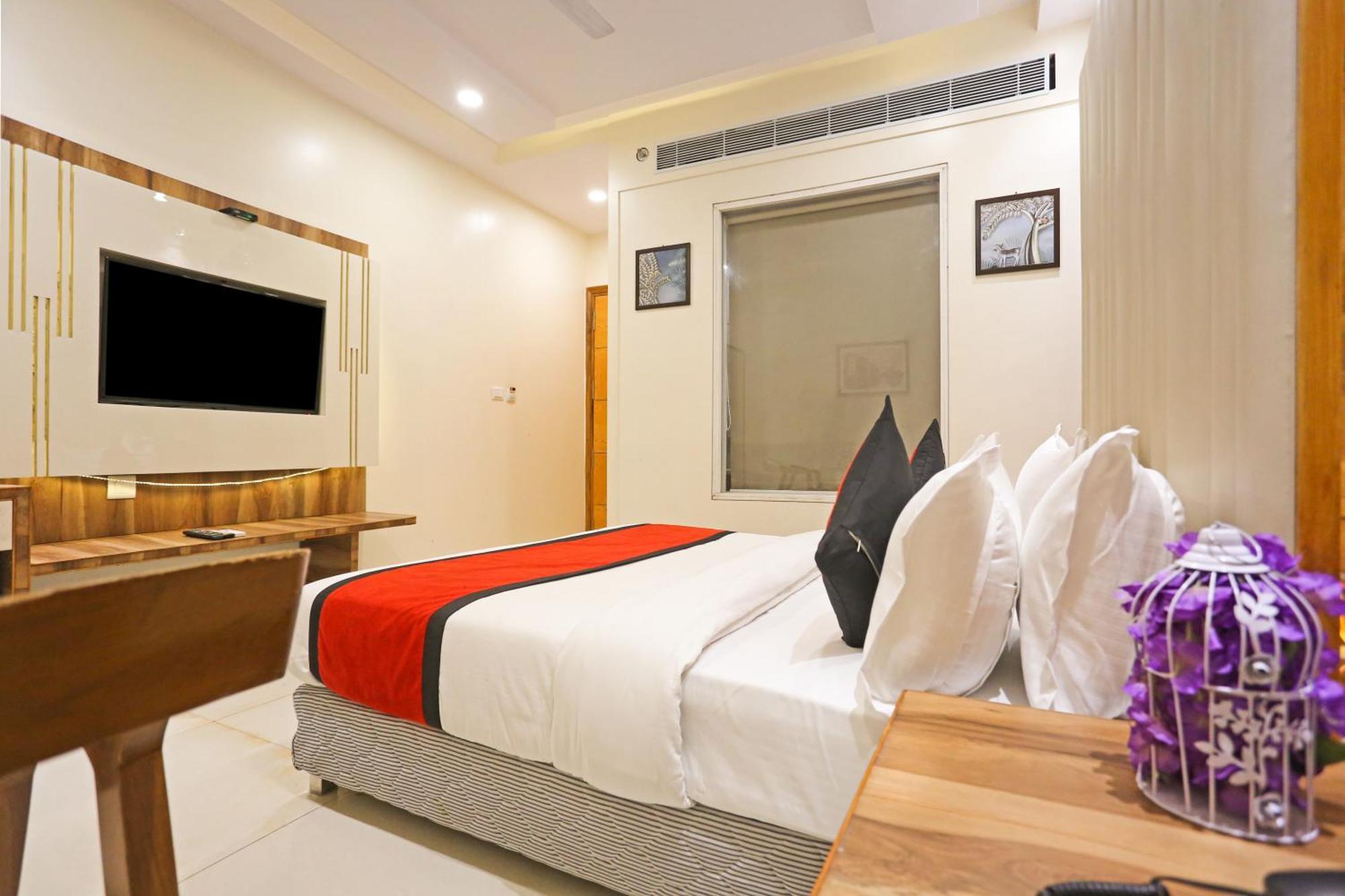 Hotel Worth Newly Bulit - نيودلهي المظهر الخارجي الصورة